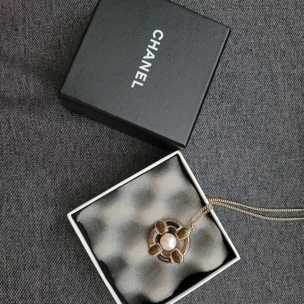 CHANEL Gripoix Pearl Jewelry Chain Pendant Gold Necklace - Picture 2 of 6